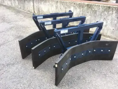 Gummischieber/Mistschieber/Stallschieber an Frontlader/Hoflader, Racleur/Rabots à lisier