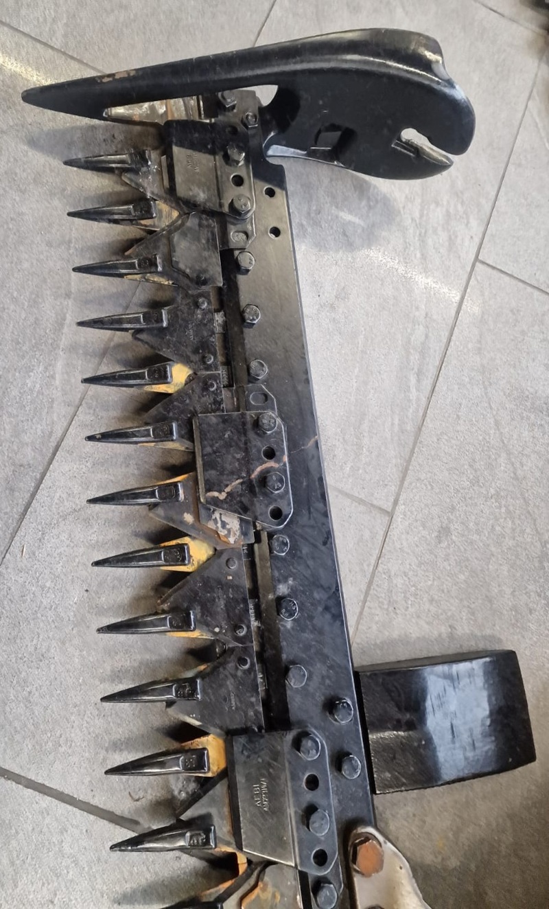 4e34b141-60f9-46b6-bf3a-2181be9c2161-hc44 2.jpg